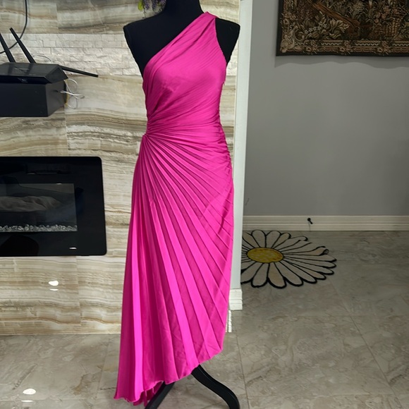 Mango New With Tags Fuchsia Asymmetrical Pleated  One Shoulder Strap Dress.SizeS - Picture 5 of 15
